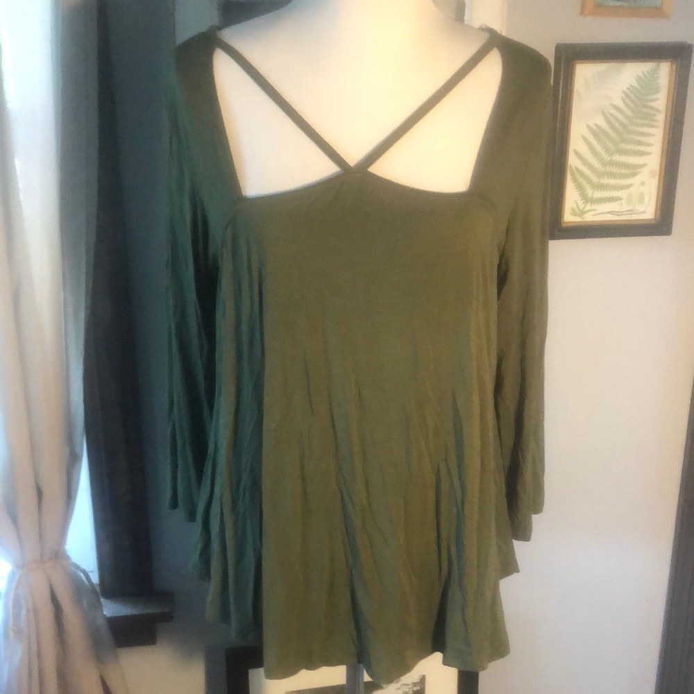 ENTRO; olive top